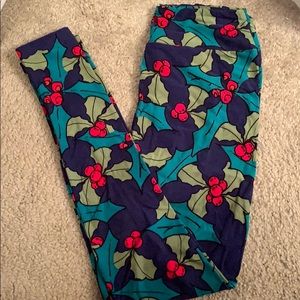 LulaRoe One Size Legging- Christmas holly